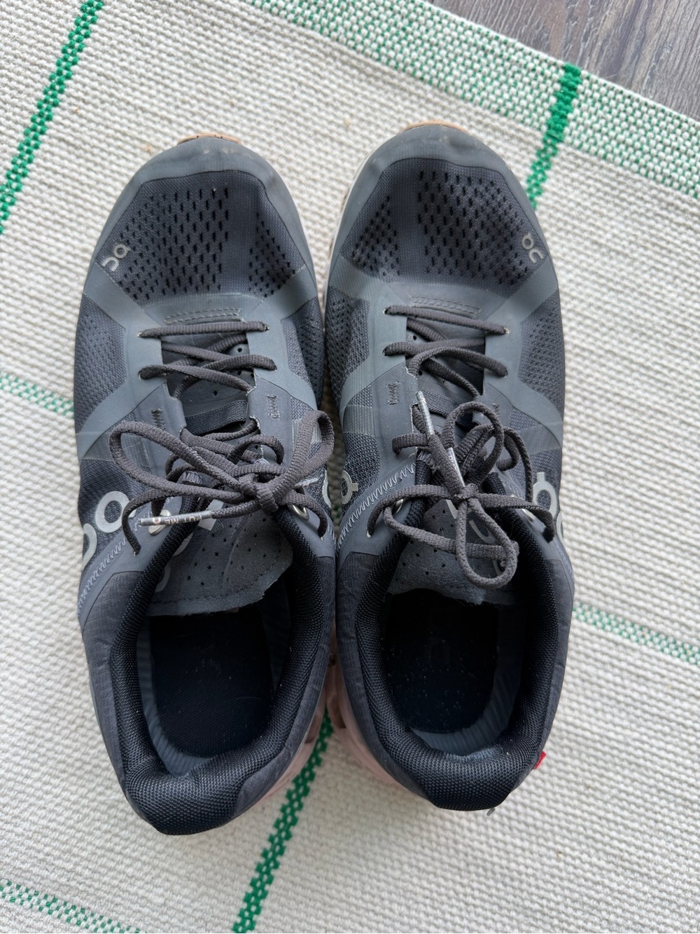 On Running women’s running Shoes